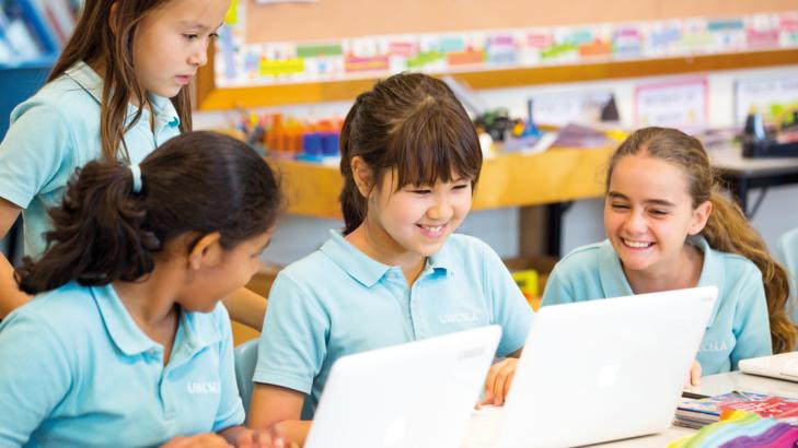 دور الوسائط والوسائل التربوية والمنهاج في العملية التربوية