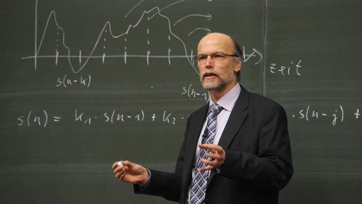 دور المعلم في ظل نظام العولمة