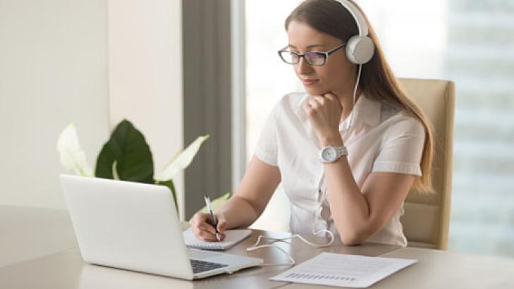 كيف تقدم دورة تدريبية عبر الإنترنت؟