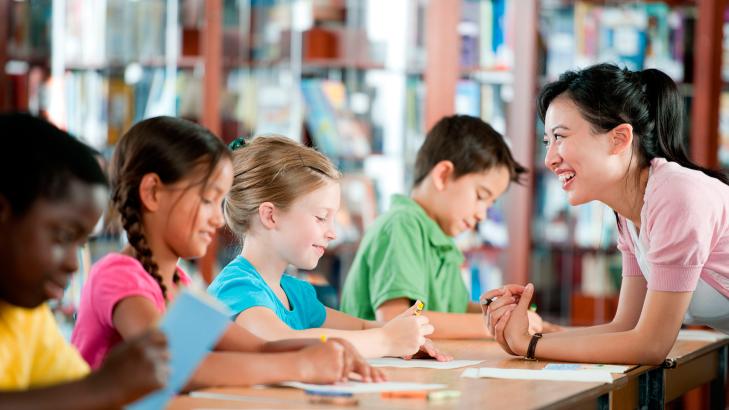 مهارة المُعلِّم في تنفيذ المناقشة في أثناء الدرس