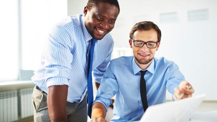 7 نصائح لتقديم الكوتشينغ للموظفين من أجل تحسين الأداء