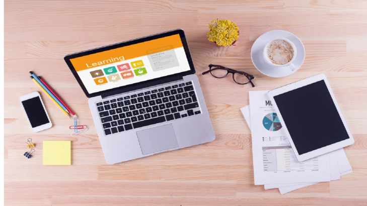 التعلم الإلكتروني في المؤسسات الكبرى: تعريفه، وفوائده، وخطوات إعداده